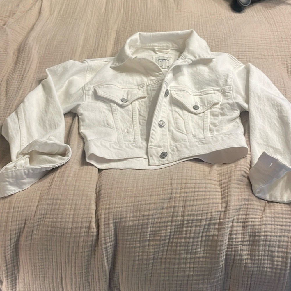 Cropped A & F white denim jacket, size XXS